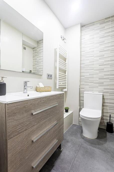 Precioso Piso Moderno: Terraza, A/C, Netflix, Wifi Appartement Valencia Buitenkant foto