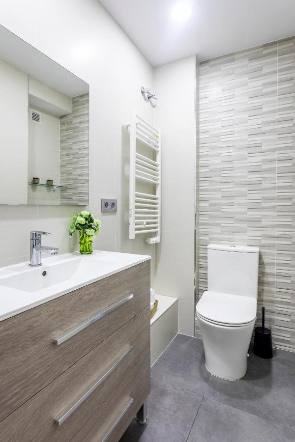 Precioso Piso Moderno: Terraza, A/C, Netflix, Wifi Appartement Valencia Buitenkant foto